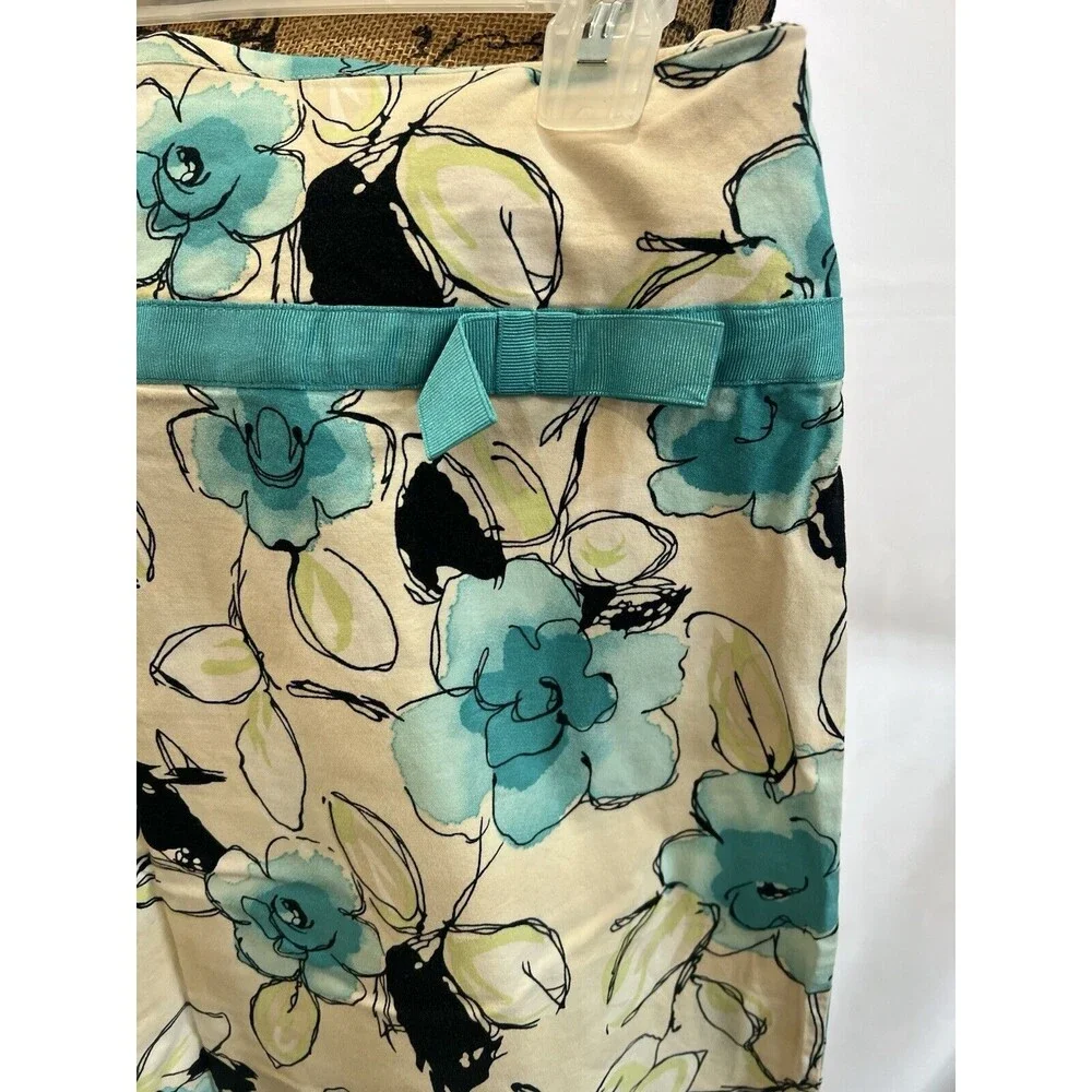 Outfit Petite Floral Skirt Size 12